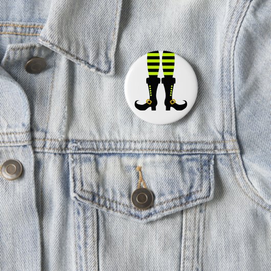 Badge Rond 5 Cm Joyeuse Jambe de sorcière Halloween (En situation)