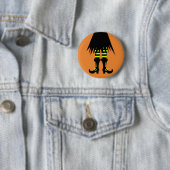 Badge Rond 5 Cm Joyeuse Jambe de sorcière Halloween (En situation)