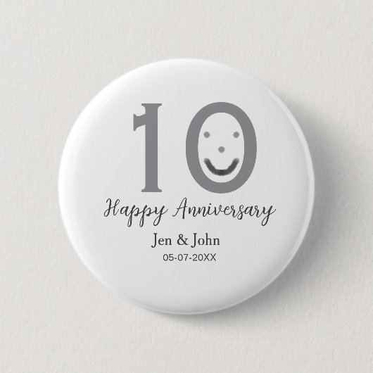 Badge Rond 5 Cm Joyeux 10e anniversaire nom date gris gras émoji (Devant)