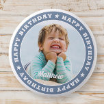 Badge Rond 5 Cm Joyeux anniversaire Simple moderne photo personnal<br><div class="desc">Ce design simple et moderne est composé de typographie serif et d'ajouter une photo personnalisée.</div>