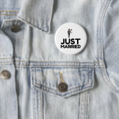 BADGE ROND 5 CM JUSTE MARIÉE MARIAGE BRIDE (En situation)