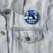 Badge Rond 5 Cm Kamala Harris et Tim Walz 2024 (En situation)
