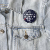 Badge Rond 5 Cm Kamala Harris pour le président 2024 Photo Button  (En situation)