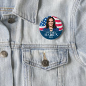 Badge Rond 5 Cm Kamala Harris pour le président - Drapeau (En situation)