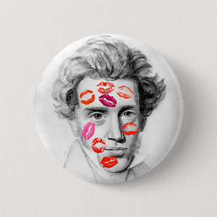 BADGE ROND 5 CM "KIERKEGAARD COUVERT KISS"