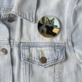 Badge Rond 5 Cm Kitty impérial (En situation)