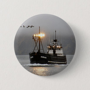 Badge Rond 5 Cm Kodiak, bateau de crabe dans le port néerlandais,