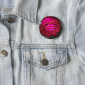 Badge Rond 5 Cm La Camélia rose (En situation)