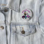 Badge Rond 5 Cm La Fille du Biker léger (En situation)