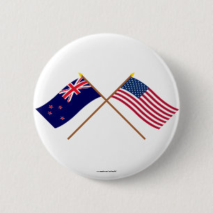 Badge Rond 5 Cm La Nouvelle Zélande et les drapeaux croisés par