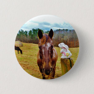 Badge Rond 5 Cm Lapin de Pâques et cheval Brown