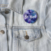 Badge Rond 5 Cm L'aquarelle bleue pourpre soit bouton rond aimable (En situation)