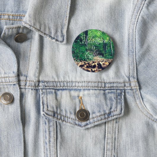 Badge Rond 5 Cm L'aventure appelle (En situation)
