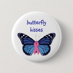 Badge Rond 5 Cm Le papillon embrasse le bouton