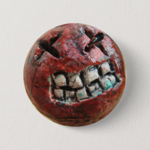 Badge Rond 5 Cm le visage d'une bombe.