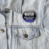 BADGE ROND 5 CM L'EAU (En situation)