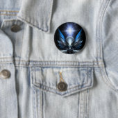 Badge Rond 5 Cm Les Ailes D'Anthropolis (En situation)