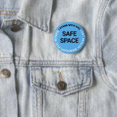 Badge Rond 5 Cm L'espace sûr pour chacun (En situation)