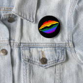 Badge Rond 5 Cm Lèvres arc-en-ciel (En situation)