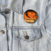 Badge Rond 5 Cm Libérez les étreintes (En situation)