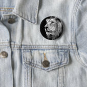 Badge Rond 5 Cm Lion noir et blanc (En situation)