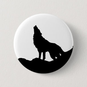 Badge Rond 5 Cm Loup solitaire se tenant sur une colline