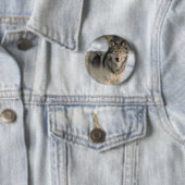 Badge Rond 5 Cm Loup vigilant (En situation)