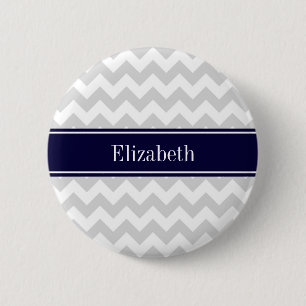 Badge Rond 5 Cm Lt Grey Blanc Chevron Marine Nom bleu Monogramme