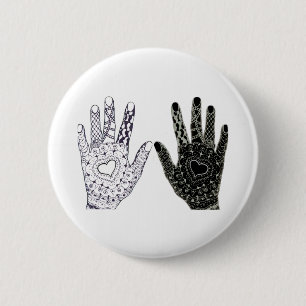 Badge Rond 5 Cm Main dessinée Mains du coeur
