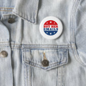 Badge Rond 5 Cm Mais Ses Courriels (Hillary Clinton) (En situation)