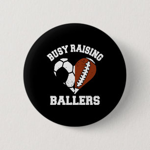 Badge Rond 5 Cm Maman occupee a elever des Byllers Football Footby