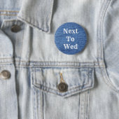 Badge Rond 5 Cm Mariage de thème bleu blanc Denim (En situation)