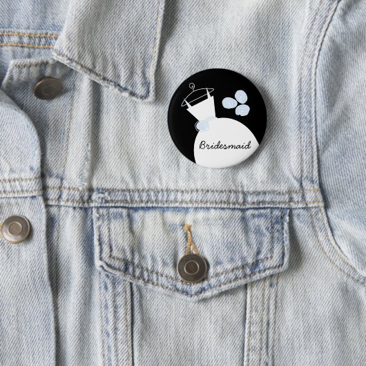 Badge Rond 5 Cm Mariage Gown Blue 'Bridesmaid' bouton noir (En situation)