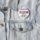 Badge Rond 5 Cm mauvais sélectionnez raye (En situation)