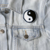 Badge Rond 5 Cm Médaillon Yin et Yang (En situation)