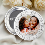 Badge Rond 5 Cm Meilleure maman jamais classique photo simple<br><div class="desc">Ce design simple et classique est composé de typographie serif et d'ajouter une photo personnalisée.</div>