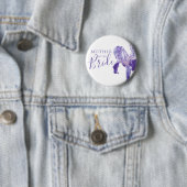 Badge Rond 5 Cm Mère de la mariée iris mariage violet (En situation)