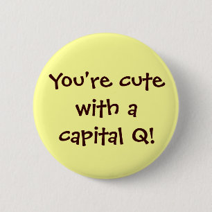 Badge Rond 5 Cm Mignon avec un bouton du capital Q