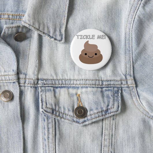 Badge Rond 5 Cm Mignonne Tickme Poop Emoji (En situation)
