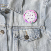 Badge Rond 5 Cm Mimi Pour Être Baby shower Rose & Violet (En situation)
