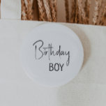 Badge Rond 5 Cm Mini-genre Neutre Anniversaire Garçon<br><div class="desc">Célébrez la journée spéciale de votre petit avec notre bouton minimaliste d'anniversaire sans distinction de sexe, conçu pour les enfants de tous âges. Ce produit est parfait pour les anniversaires en toute saison (printemps, été, automne ou hiver) avec un design noir et blanc moderne et propre avec une touche de...</div>