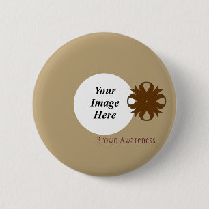 Badge Rond 5 Cm Modèle Brown du ruban de trèfle par Kenneth Yoncic