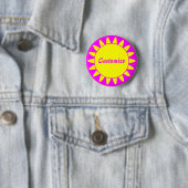 Badge Rond 5 Cm Modèle Sun Ray - 3 - Magenta & Jaune (En situation)