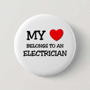 Badge Rond 5 Cm Mon coeur appartient à un ÉLECTRICIEN