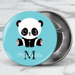 Badge Rond 5 Cm Monogram Cute Panda Personnalisé Bubble Gum Bleu<br><div class="desc">Un mignon ours de panda assis par terre sur un arrière - plan bleu gomme à bulles. Personnalisez avec votre monogramme et nom ou supprimez du texte dans les zones de texte sans nom.</div>
