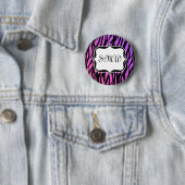 Badge Rond 5 Cm Monogramme De Zèbres Violets Et Roses (En situation)