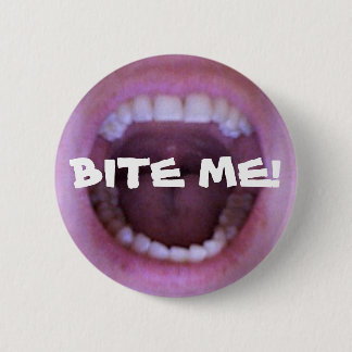 BADGE ROND 5 CM MORDEZ-MOI !