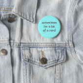 Badge Rond 5 Cm mordu d'un bouton nerd (En situation)