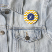 Badge Rond 5 Cm Motif Chevron jaune et bleu avec Monogramme (En situation)