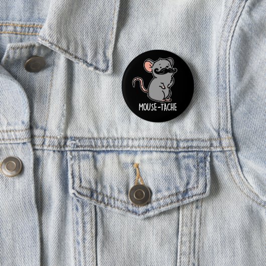 Badge Rond 5 Cm Mouse tache Funny Mouse Pun Dark BG (En situation)